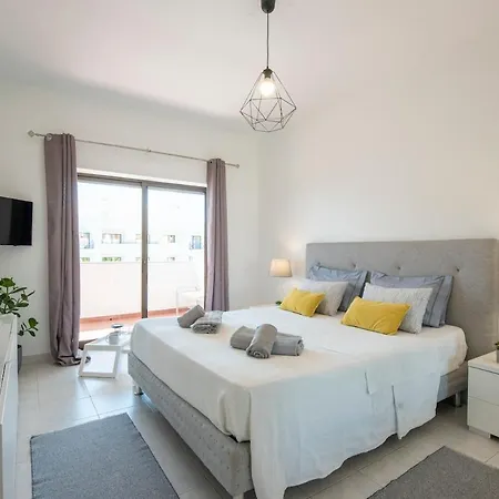 Sunshine Holidays Apartment