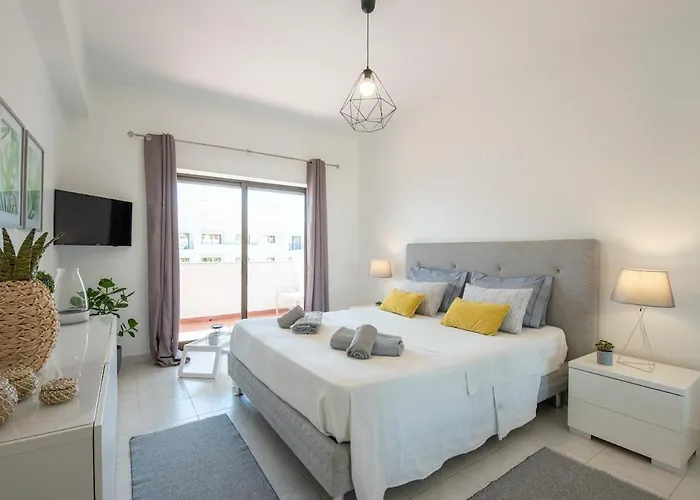 Sunshine Holidays Apartment